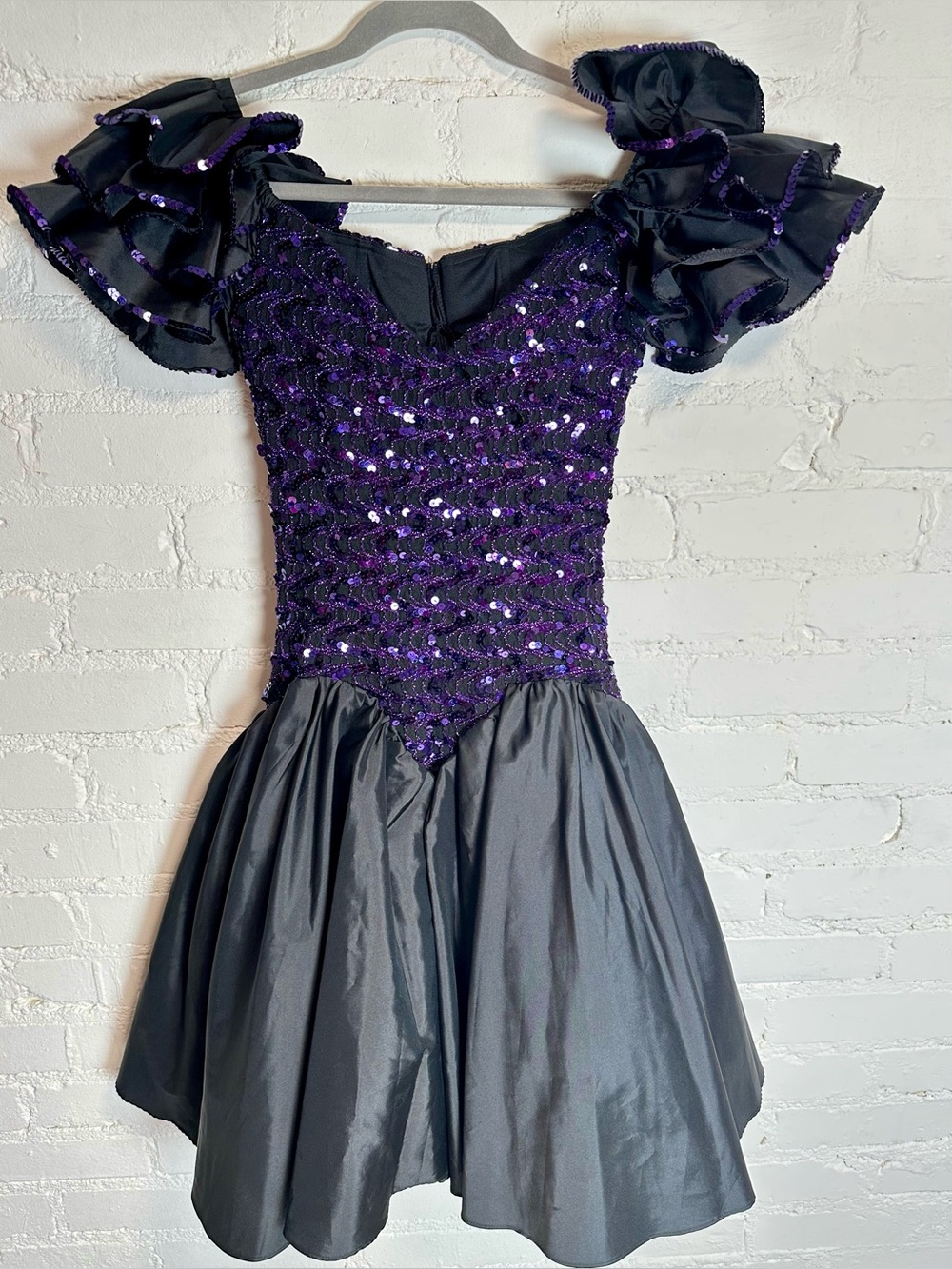 80’s Sequin Purple & Black Taffeta Ruffle Skirt Party Costume Morp Prom Dress
